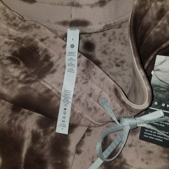 Lululemon Warm Down Jogger
28" - Picture 6 of 8